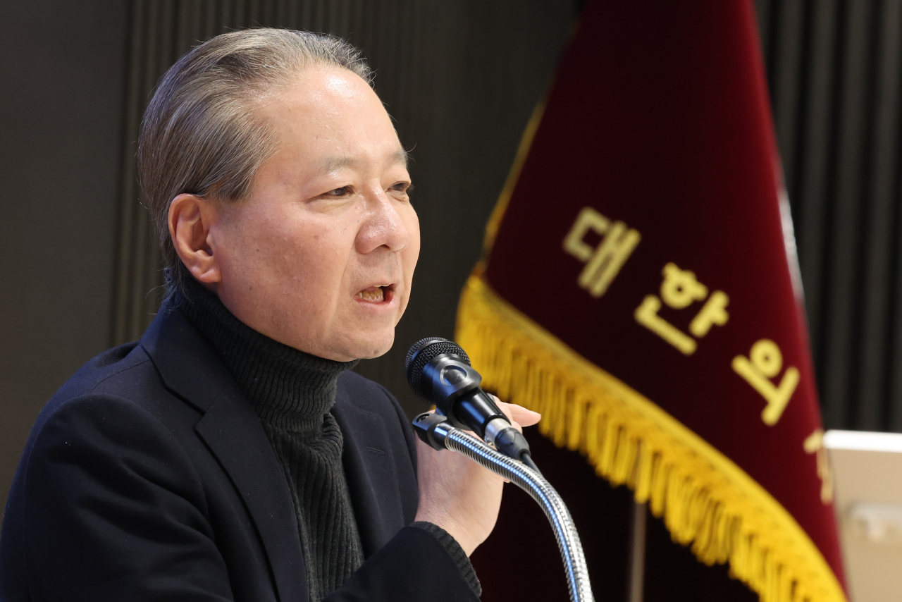 주수호 대한의사협회 비상대책위원회 언론홍보위원장이 28일 오후 서울 용산구 대한의사협회 회관에서 의협 비대위 정례브리핑을 하고 있다. [연합]