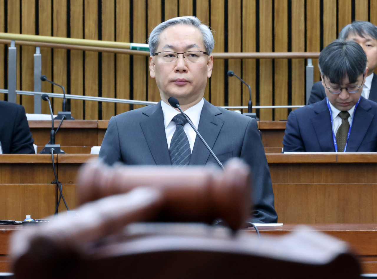 엄상필 대법관 후보자가 28일 국회에서 인사청문회를 기다리고 있다. [연합]