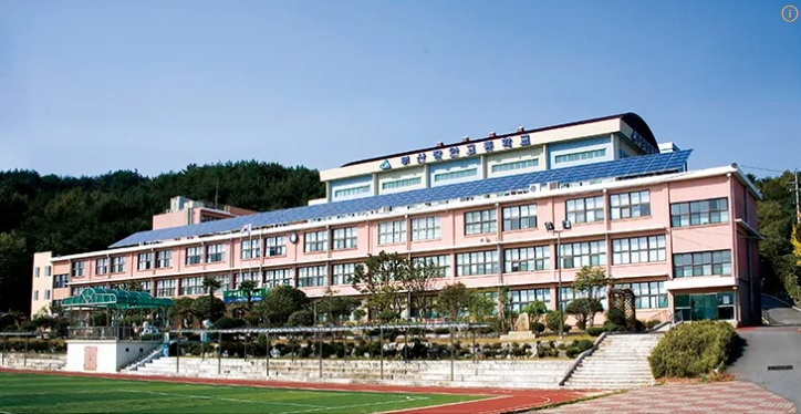 29일 '2024년 자율형 공립고 2.0' 시범사업에 선정된 40개교 중 한수원과 협약을 맺은 부산 장안고 [위키백과 캡처]