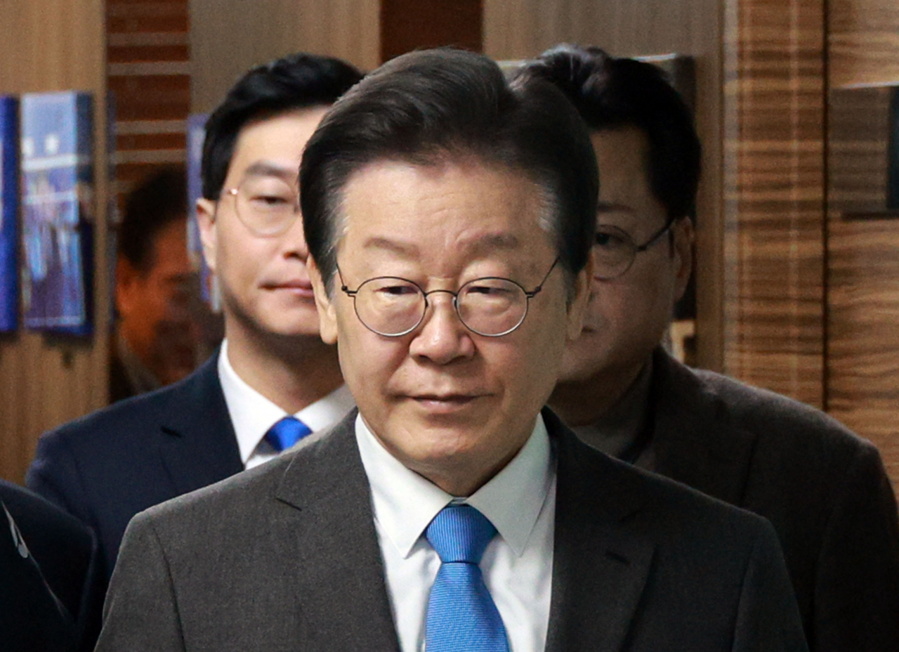 이재명 더불어민주당 대표는 제105주년 3·1절을 맞은 1일 “윤석열 정권의 ‘굴종외교’는 일본의 거듭된 과거사 부정과 영토주권 위협으로 되돌아왔다”고 비판했다. [연합]