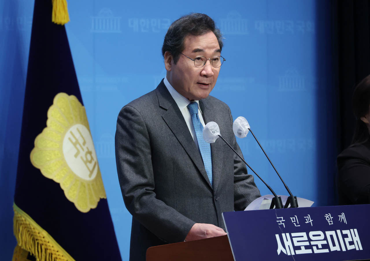 새로운미래 이낙연 공동대표가 29일 국회에서 의료대란, 선거구 획정 등 현안 관련 긴급 기자회견을 하고 있다. [연합]