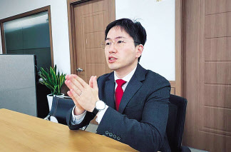이원모 국민의힘 경기 용인시갑 총선 예비후보가 지난달 28일 출마 지역구 내 한 사무실에서 헤럴드경제와 인터뷰를 하고 있다.
