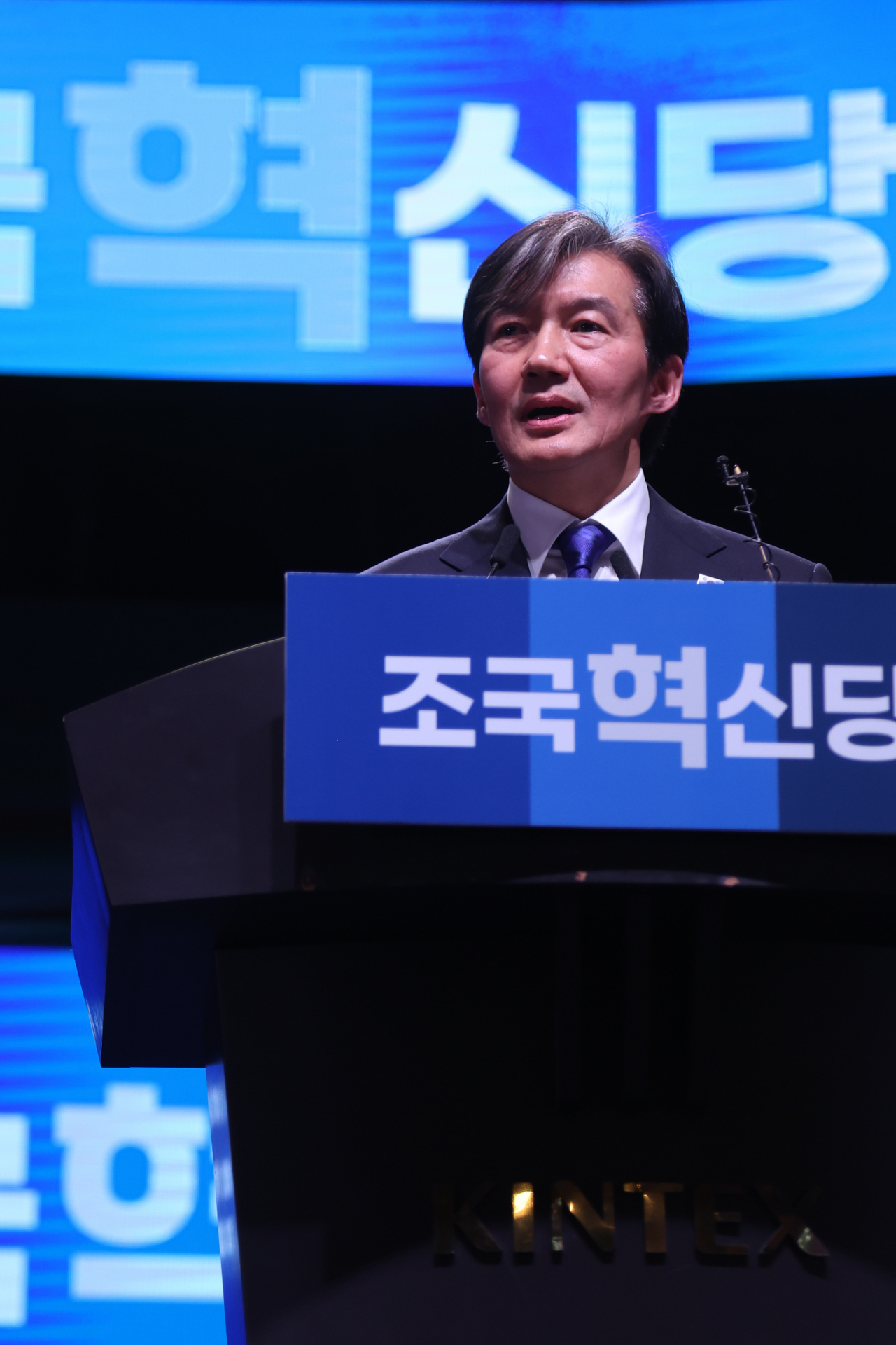 이재명, ‘조국의 강’ 건널까…‘조국의 늪’ 빠질까?[이런정치]