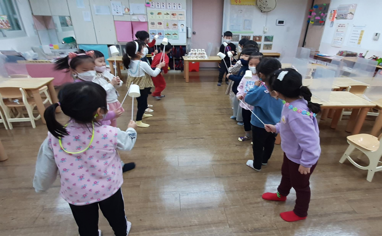 서울시는 5&sim;7세 어린이의 올바른 식습관 형성을 위해 '어린이 식행동 조사·교육'에 참여할 유아 기관을 모집한다고 6일 밝혔다.[서울시 제공]