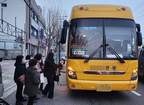 여수 오천산단 통근 버스.