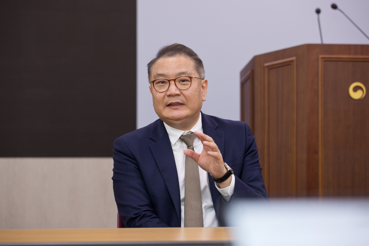 박상욱 과기수석이 6일 세종 과기정통부 기자실을 찾아 현안에 대해 설명하고 있다.[과기정통부 제공]
