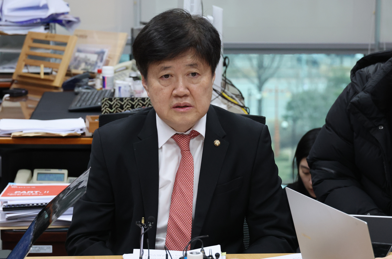 유경준 국민의힘 의원이 6일 국회 사무실에서 공천 배제 관련 기자간담회를 하고 있다. [연합]