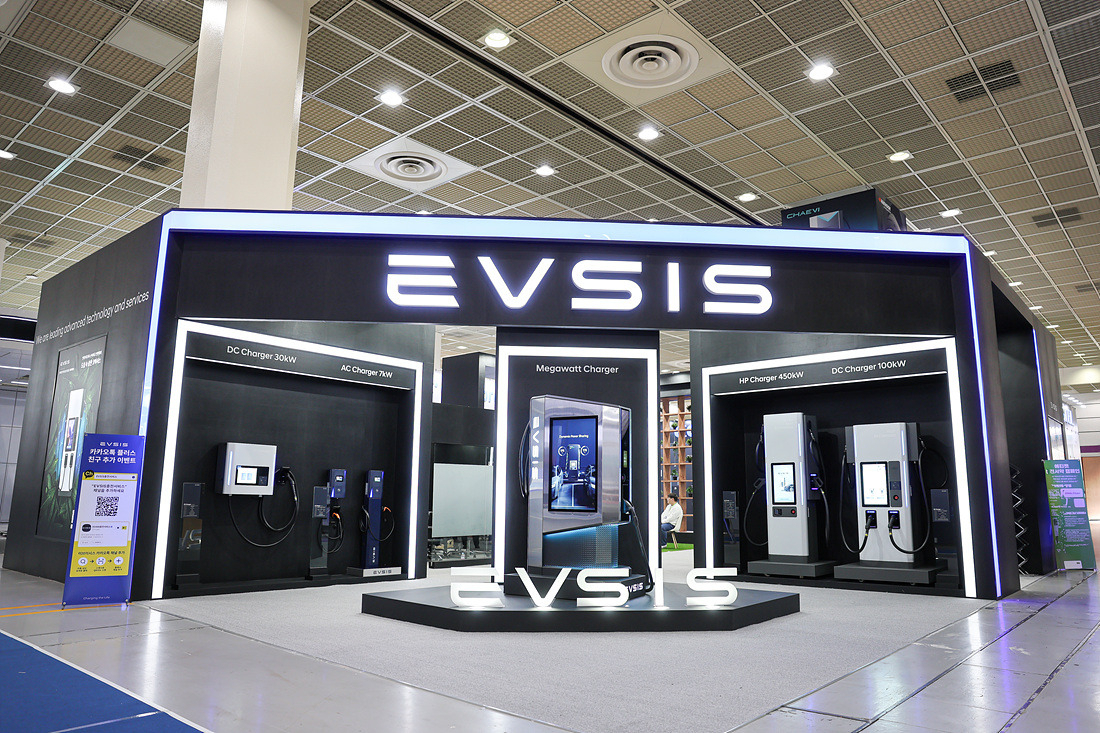 EV 트렌드 코리아 2024에 마련된 EVSIS 전시부스[롯데정보통신 제공]