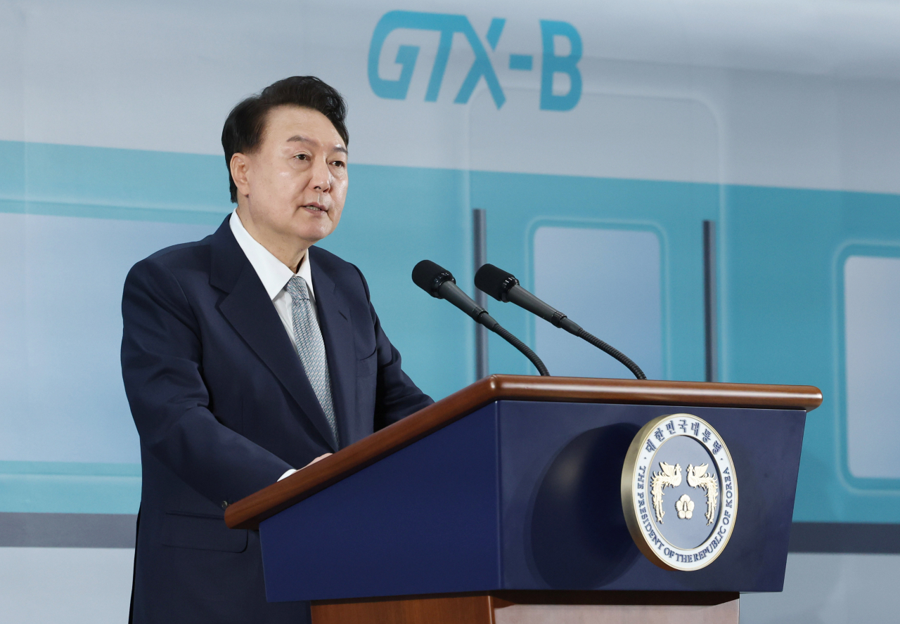 윤석열 대통령이 7일 인천 송도컨벤시아에서 열린 수도권광역급행철도(GTX) B노선 착공기념식에서 기념사를 하고 있다. [연합]