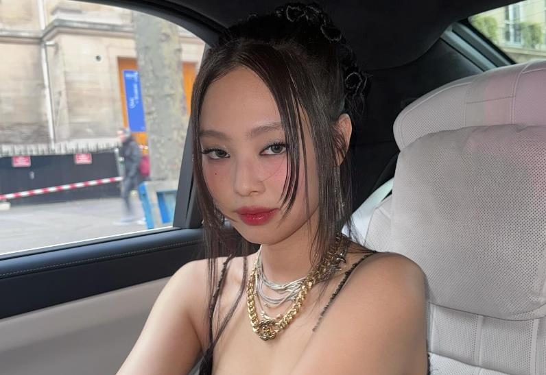 Jennie of Blackpink in Paris for the Paris Fashion Week F/W 2024 (Jennie's Instagram account)