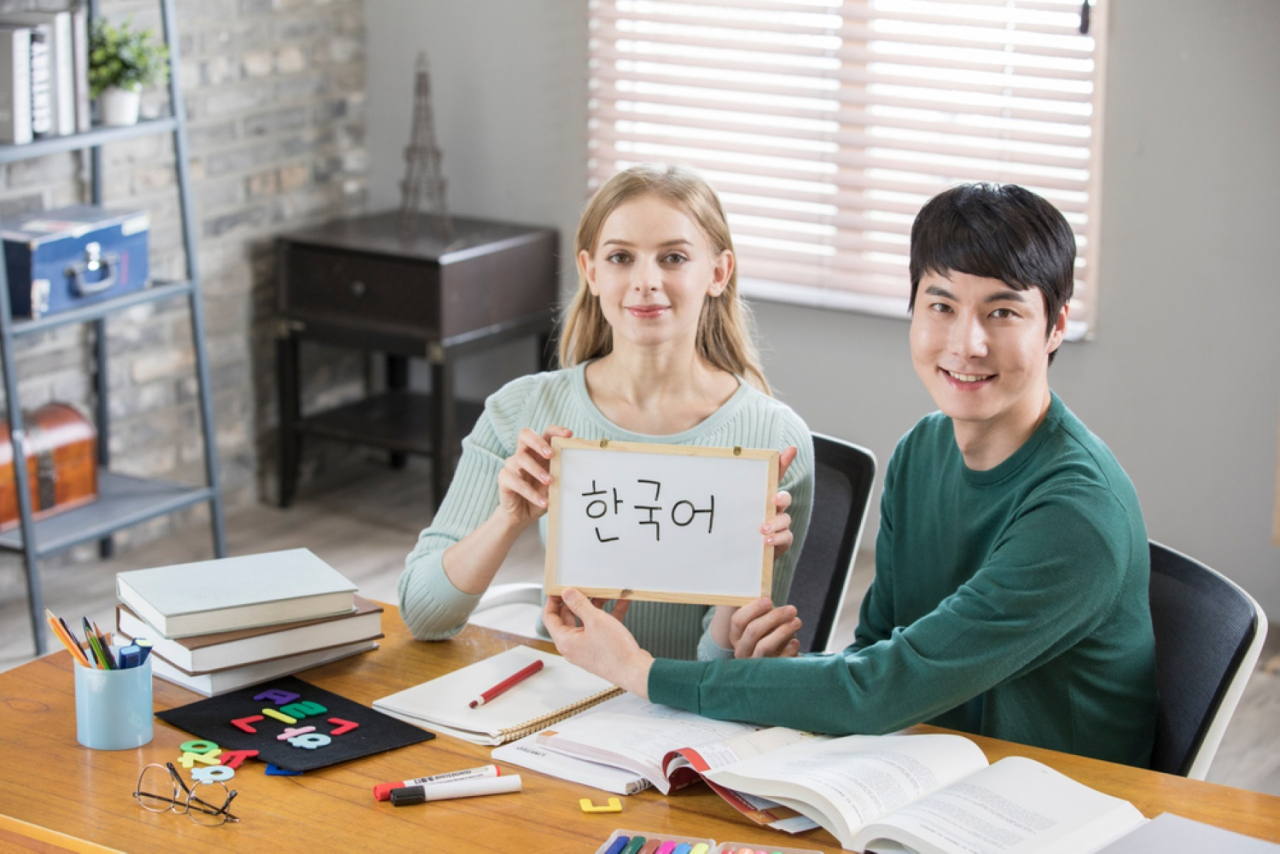 6개월쯤 한국살기로 왔다가 어학당에서 싹트는 글로벌 우정