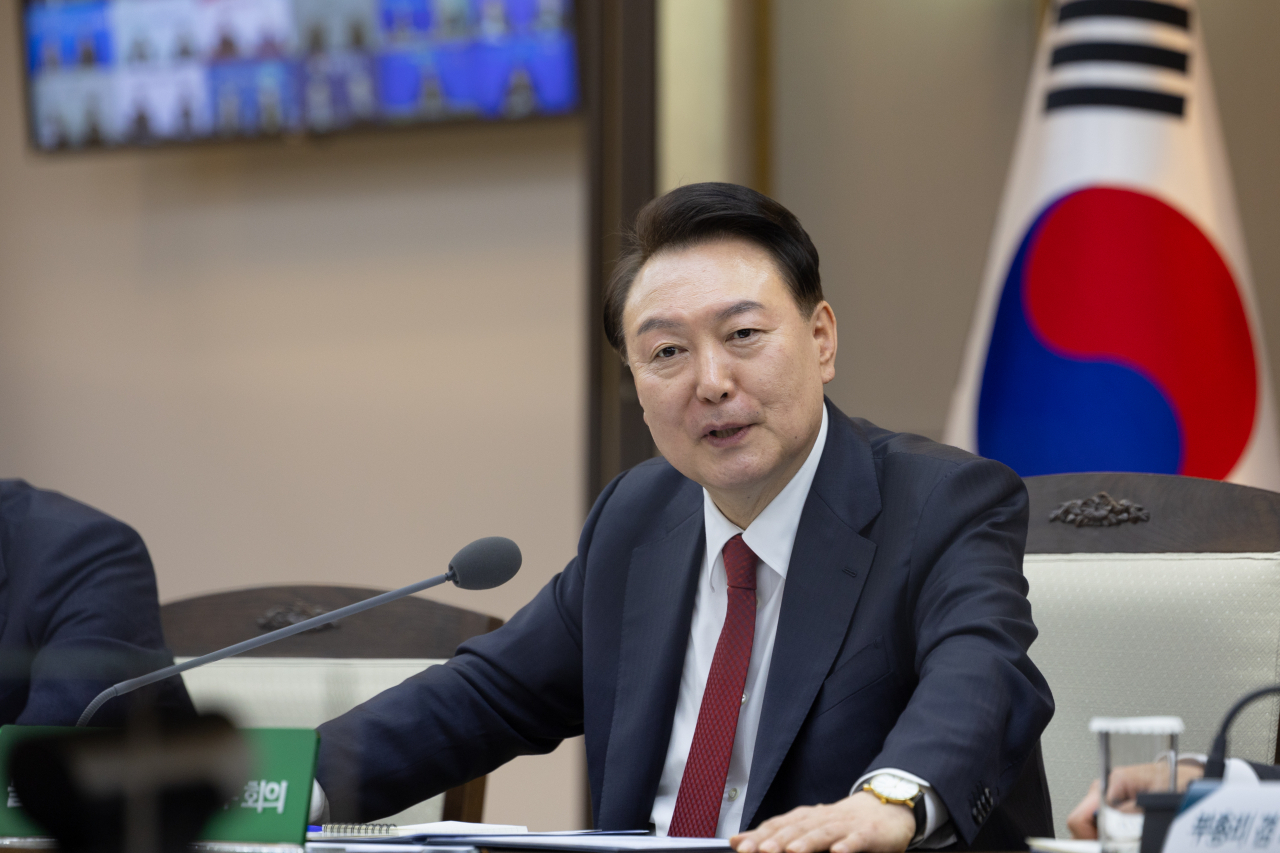 윤석열 대통령이 지난 6일 세종특별자치시 정부세종청사에서 열린 제2차 늘봄학교 범부처 지원본부 회의에서 발언하고 있다. [연합]