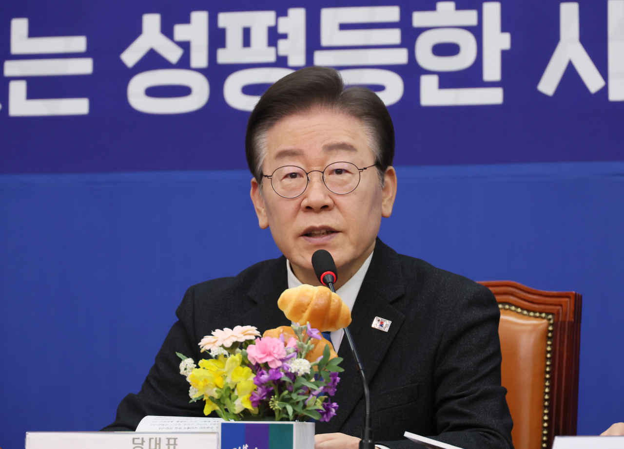 이재명 더불어민주당 대표가 8일 국회에서 열린 최고위원회의에서 발언하고 있다. [연합]