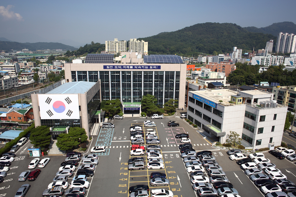 칠곡군청사 전경.[칠곡군 제공]