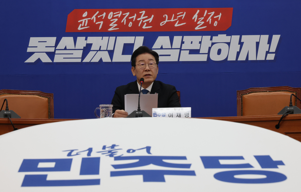 더불어민주당 이재명 대표가 10일 국회에서 총선 관련 기자회견을 하고 있다. [연합]