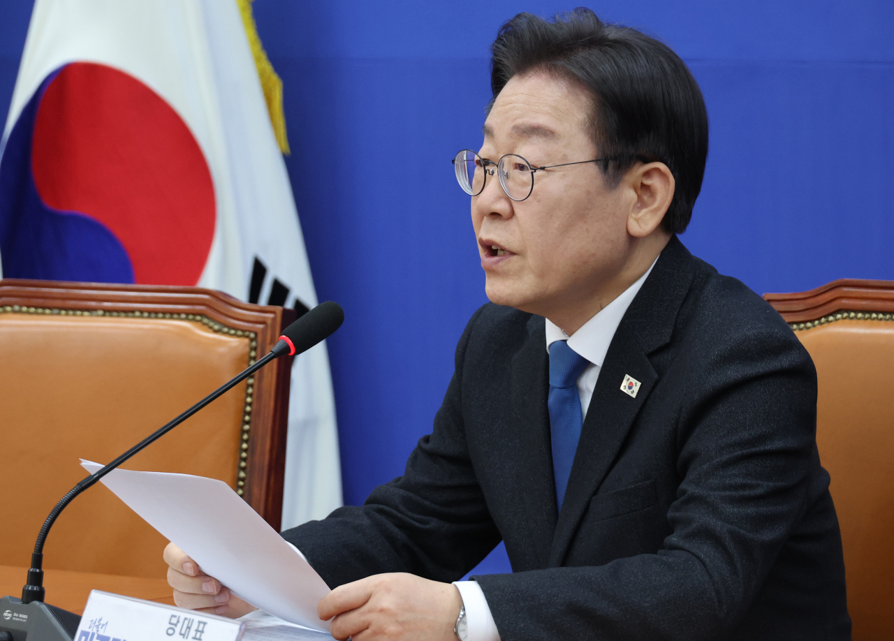 더불어민주당 이재명 대표가 10일 국회에서 총선 관련 기자회견을 하고 있다. [연합]