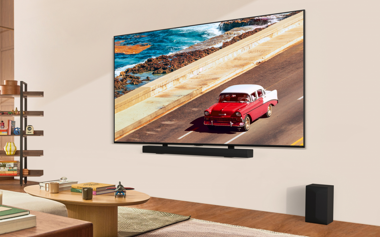 LG QNED TV와 마치 하나의 제품처럼 잘 어울리는 LG 사운드바 ‘S70TR’ [LG전자 제공]