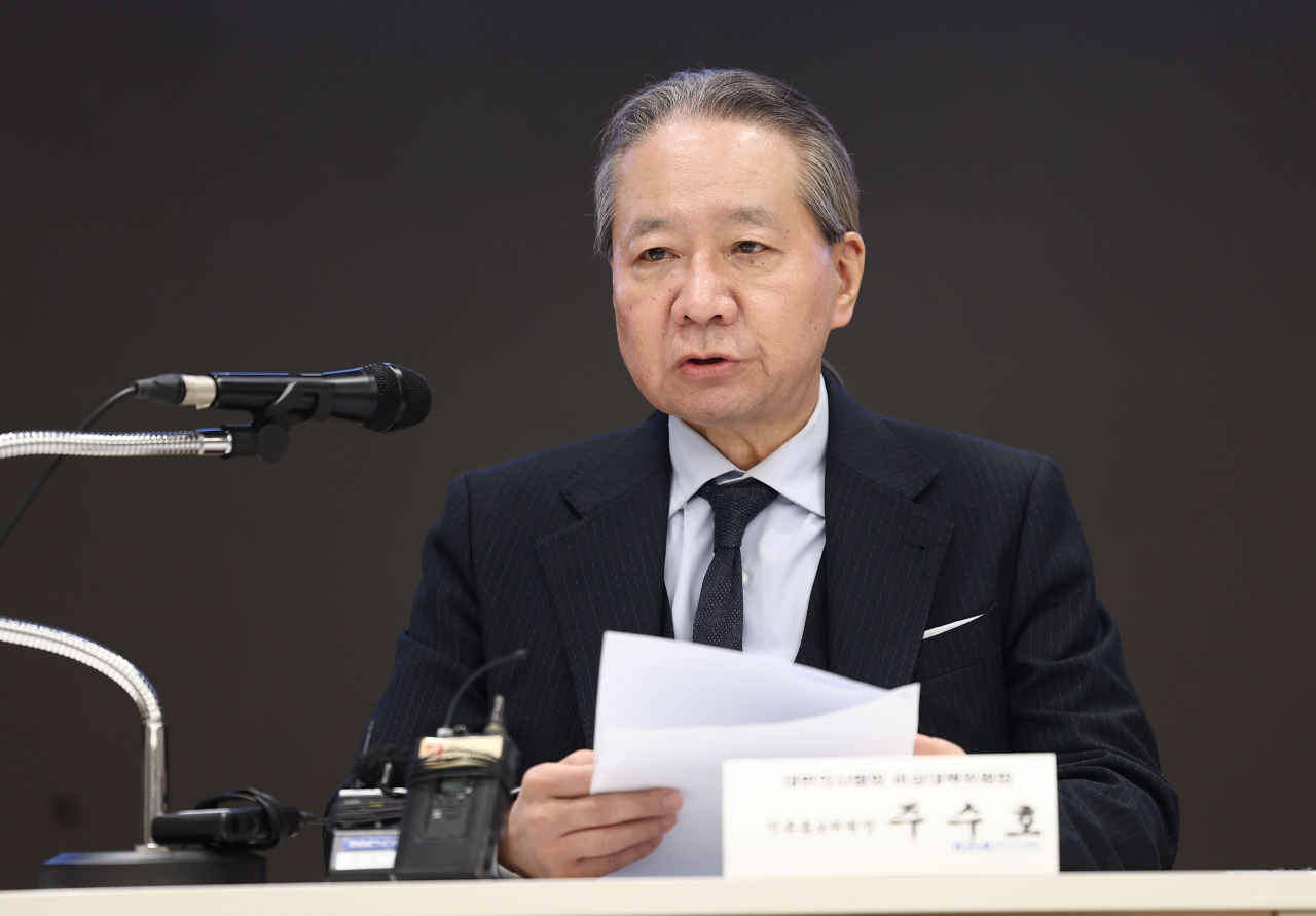 주수호 대한의사협회 비상대책위원회 언론홍보위원장이 11일 오후 서울 대한의사협회 회관에서 정례브리핑을 하고 있다. [연합]