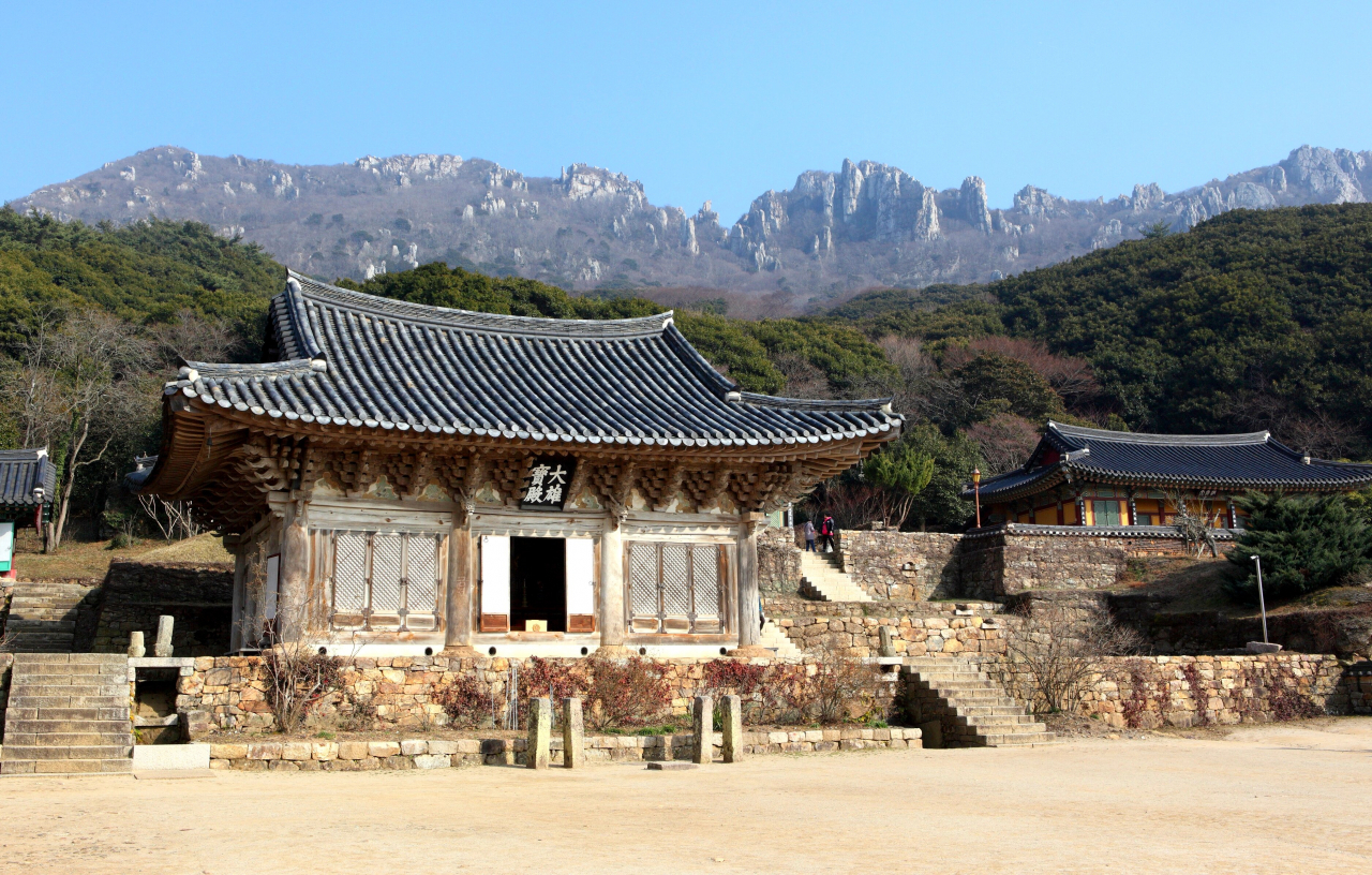 달마고도 앞 미황사