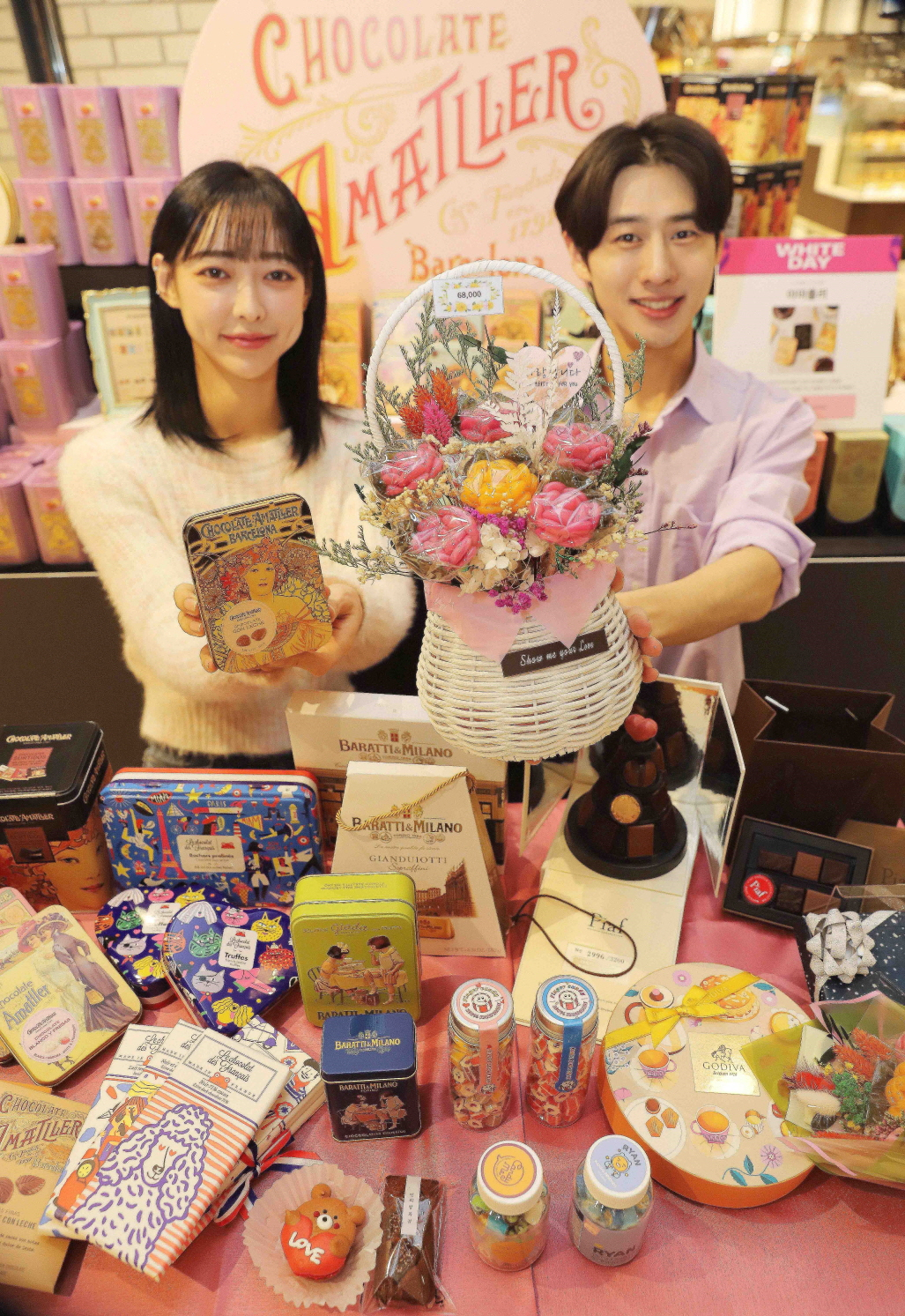 3월 12일부터 14일까지 본점, 강남점 등 지하 1층 중앙 행사장에서 화이트데이 초콜릿 팝업 행사를 진행한다. [신세계백화점 제공]