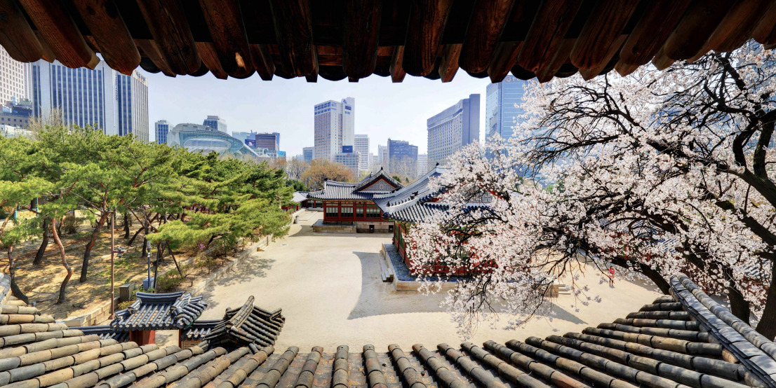 덕수궁 석어당 2층에서 본 봄 풍경. [문화재청]
