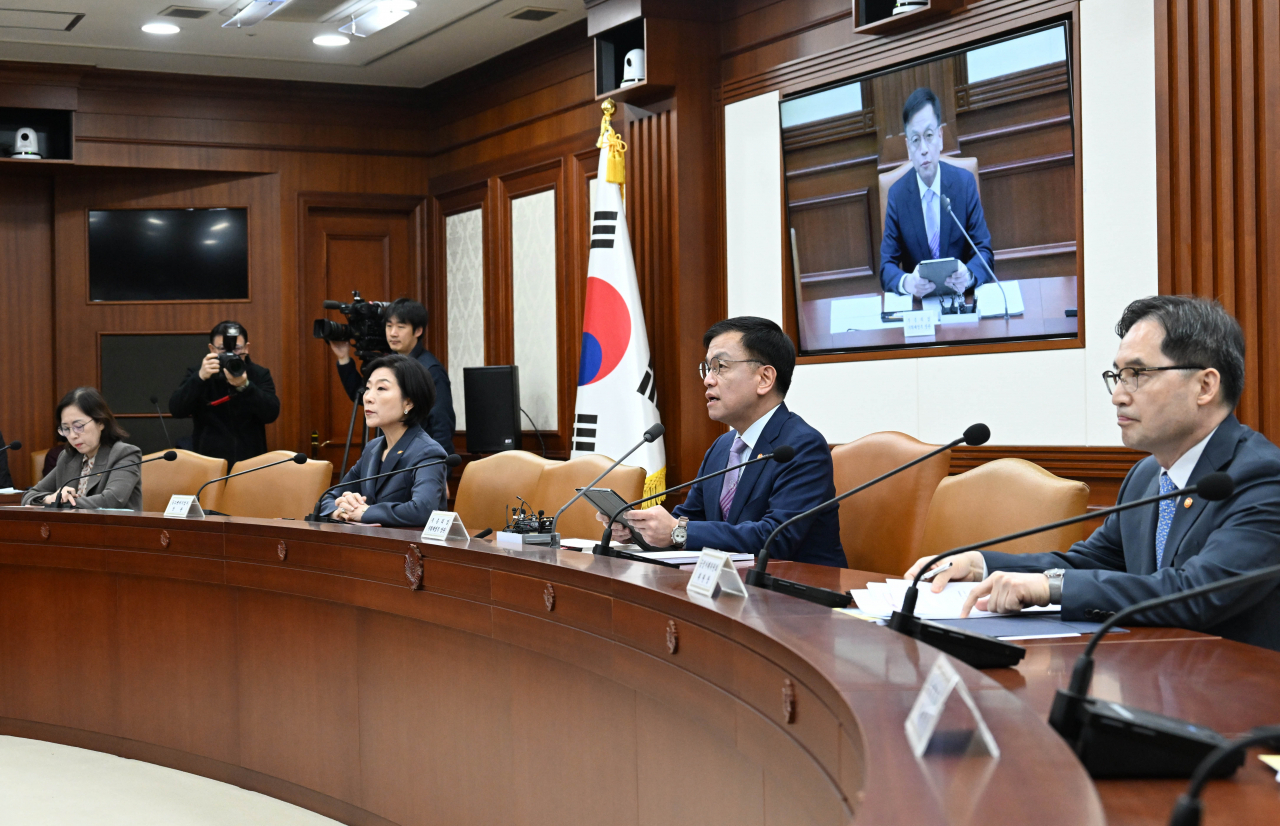 최상목 부총리 겸 기획재정부 장관이 13일 서울 종로구 정부서울청사에서 열린 비상경제장관회의를 주재, 모두발언을 하고 있다. [기획재정부]