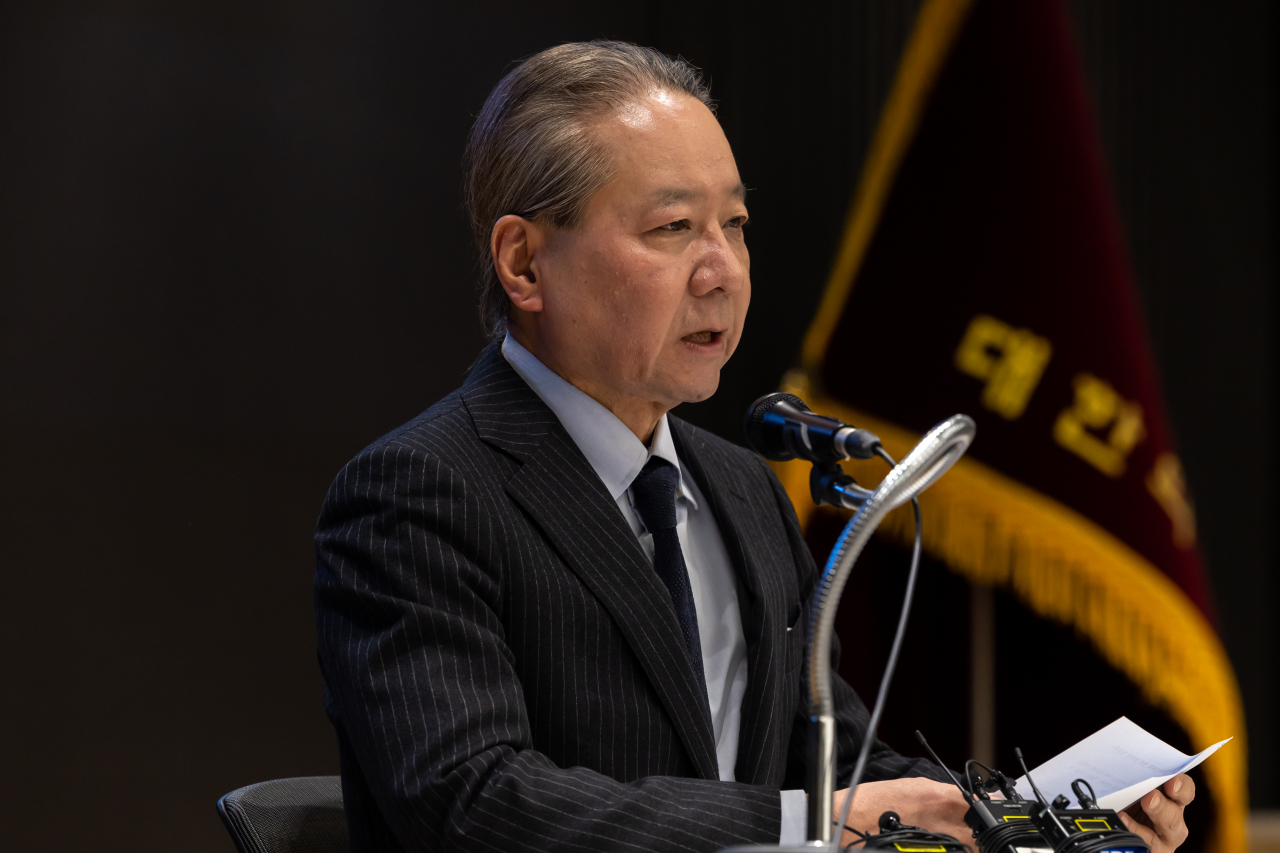 주수호 대한의사협회(의협) 비상대책위원회 언론홍보위원장이 13일 오후 서울 용산구 의협 대강당에서 비대위 정례 브리핑을 하고 있다. [연합]