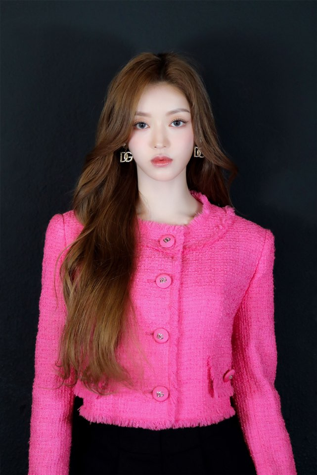 YooA (WM Entertainment)