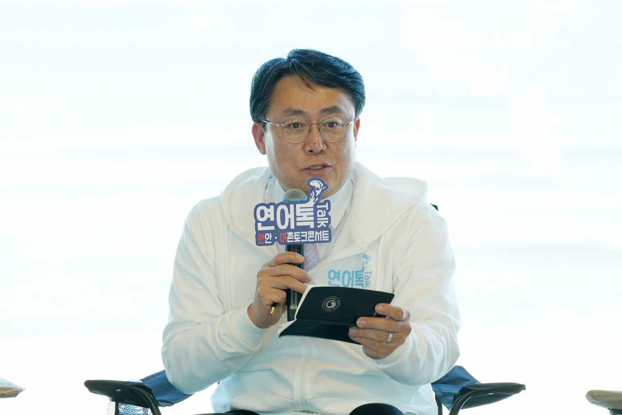 강도형 해양수산부 장관은 13일 양양 죽도해변에 위치한 웨이브웍스에서 토크콘서트를 개최하고 어촌·연안 관광을 통한 관계인구 확대방안 등을 논의했다. [해양수산부]