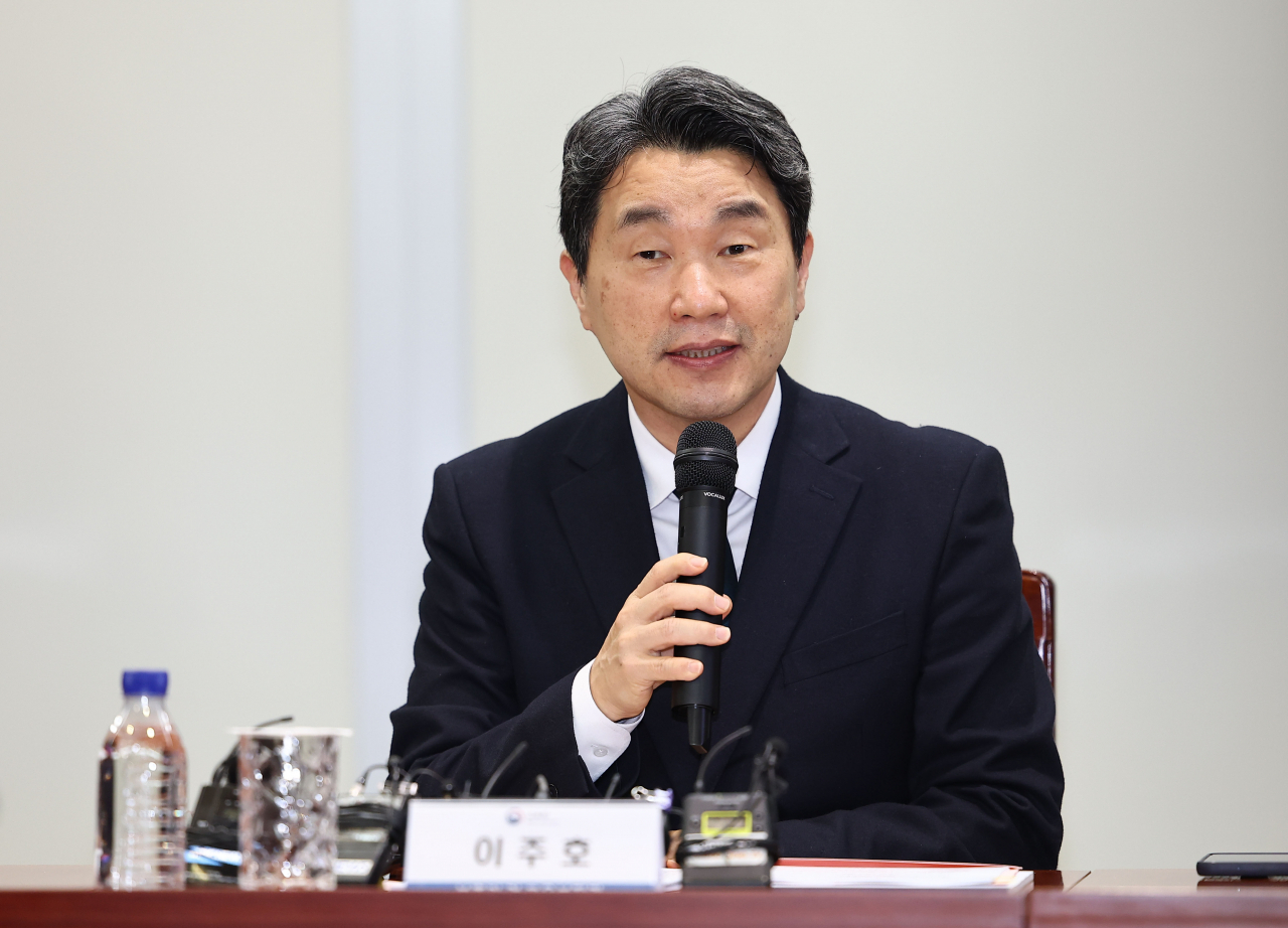 이주호 사회부총리 겸 교육부 장관이 14일 오전 경기도 성남시 수정구 가천대학교 글로컬캠퍼스에서 열린 의대생 단체행동 관련 가천대 의과대학 간담회에서 인사말을 하고 있다. [연합]