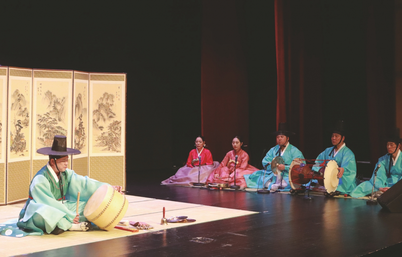 "Coming up, Baebaengi!" (National Folk Museum of Korea)