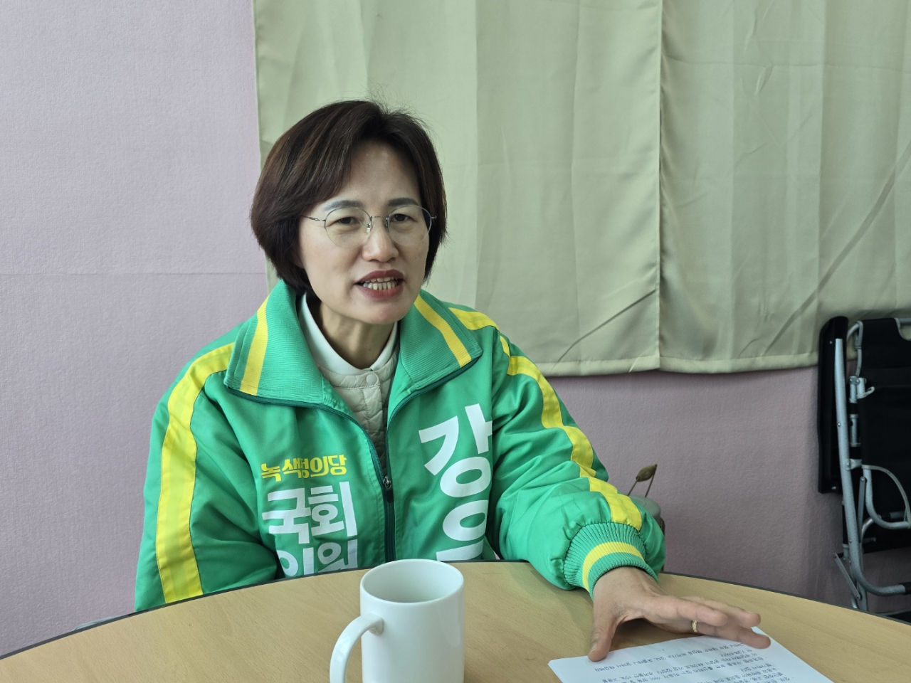 지난 14일 광주 서구 풍암동 선거 사무실에서 강은미 의원을 만나 사람사는 이야기를 나눴다. 동네누나 같은 친근함과 소탈함이 느껴진다. 서인주 기자