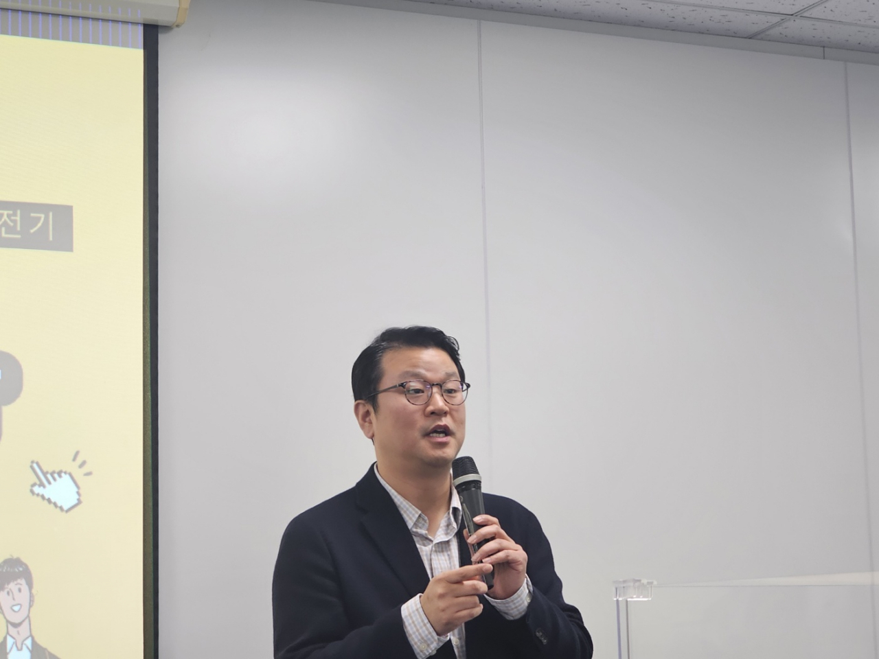 곽형찬 삼성전기 광학통신솔루션사업부 전장광학팀장(상무)는 최근 서울 태평로빌딩에서 기자들과 만나 카메라모듈에 대해 설명하고 있다. 김민지 기자