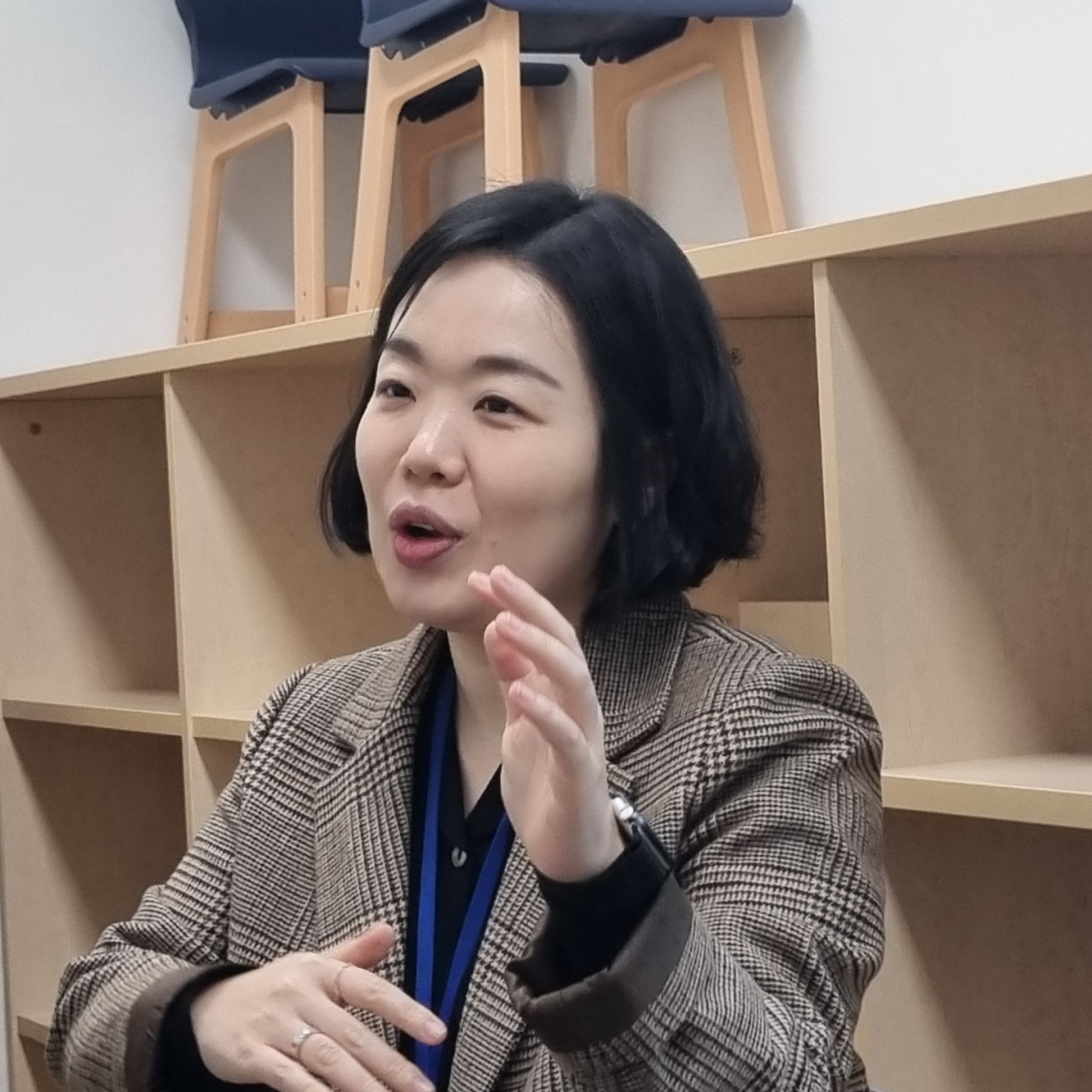권민혜 화성시가족센터 팀장이 헤럴드경제와 인터뷰를 진행하고 있다. [신한금융 제공]