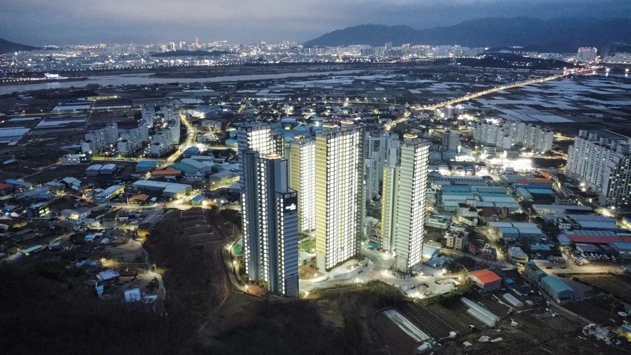 고령 다산 월드메르디앙 야간 전경.[고령군 제공]