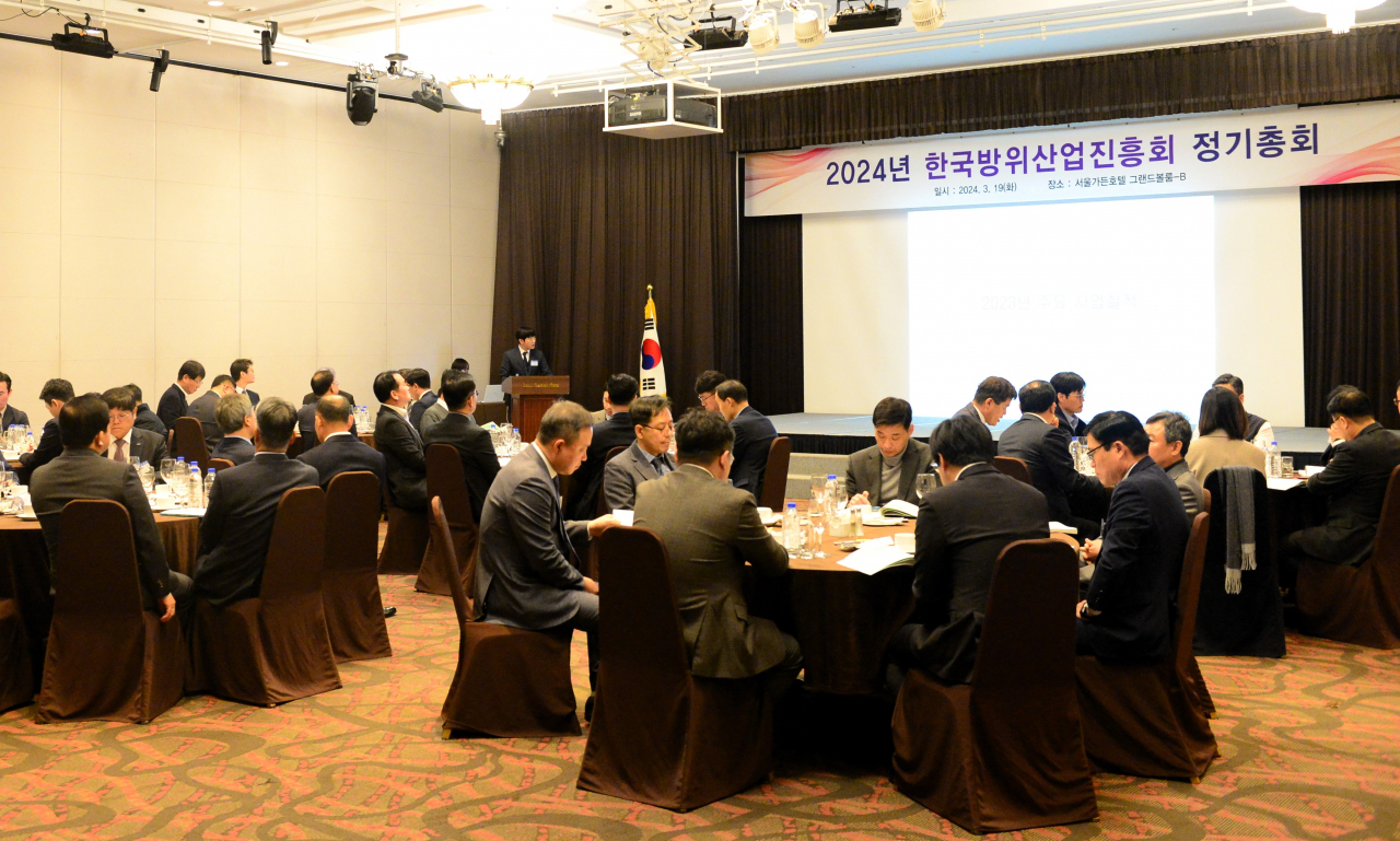 한국방위산업진흥회가 19일 총회를 열고 제18대 회장으로 김유진 (주)휴니드테크놀러지스 회장을 재선임 했다.[방진회 제공]