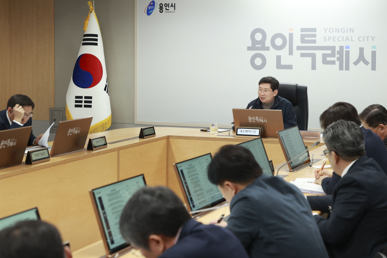 이상일 용인특례시장이 지난 18일 간부회의를 주재하고 있다.