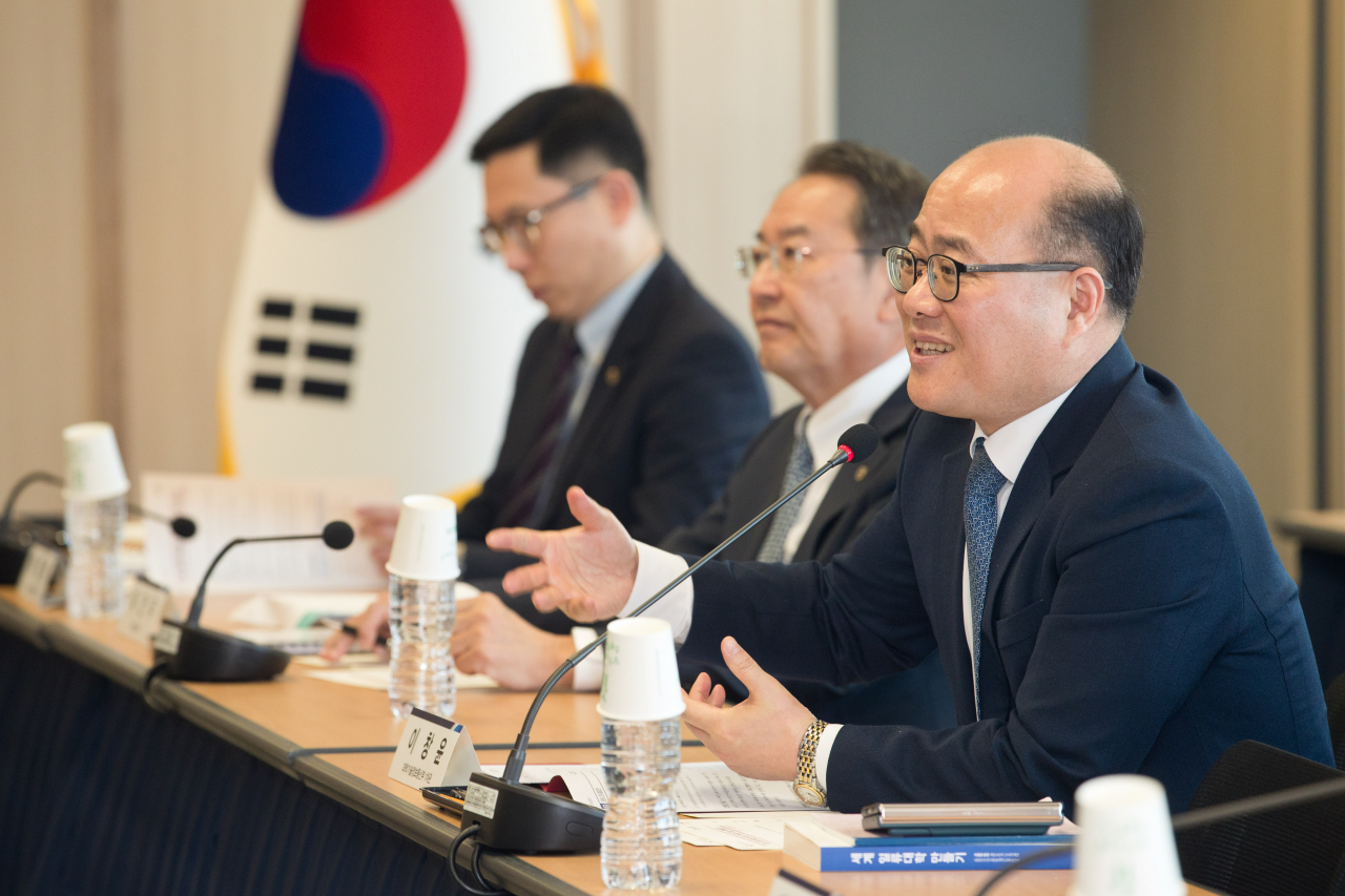 이창윤 과학기술정보통신부 제1차관이 20일 오전 서울 종로구 광화문교보빌딩 국가과학기술자문회의 대회의실에서 '4대 과학기술원 총장 간담회' 를 주재하고 있다.[과기정통부 제공]