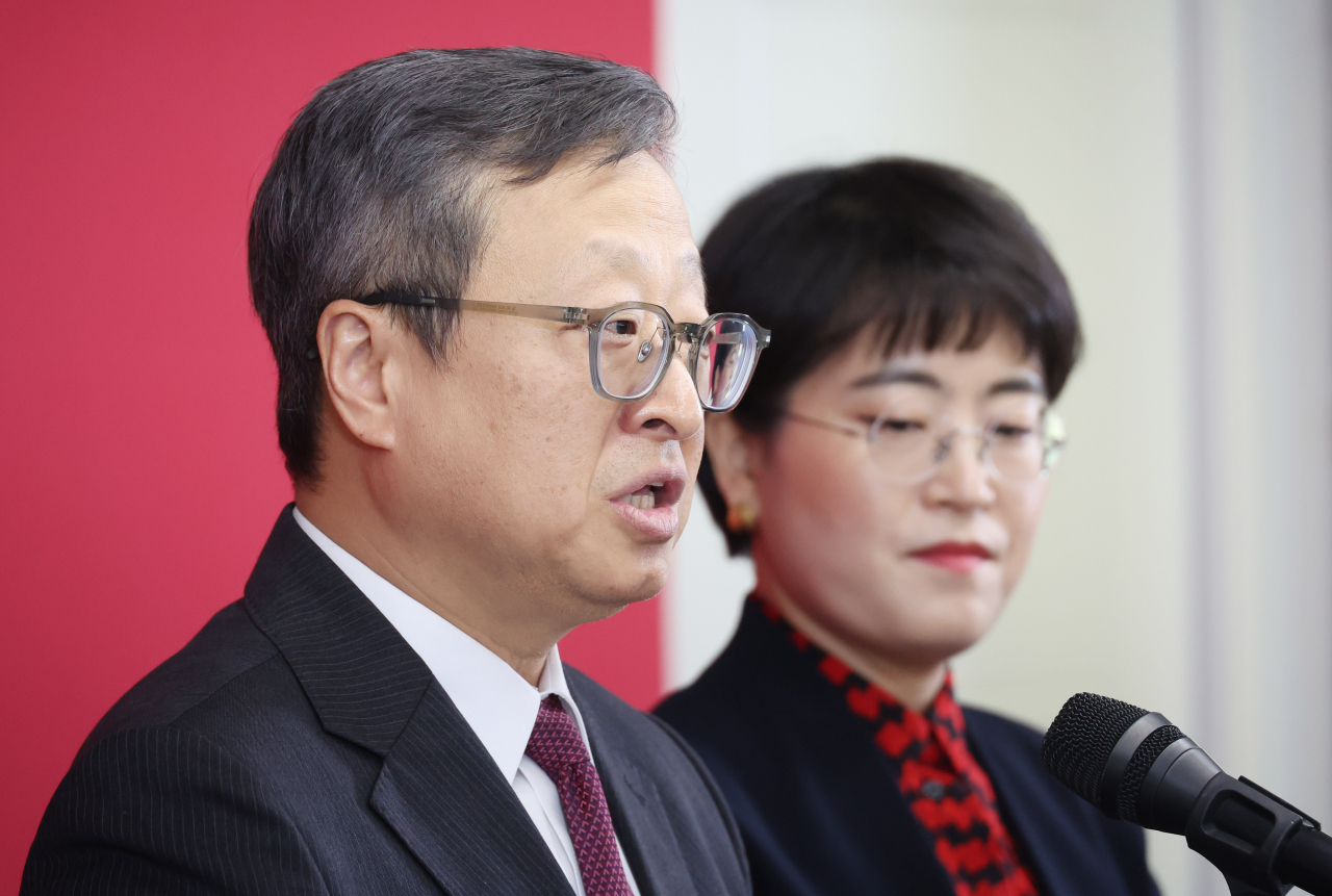 국민의힘 비례대표 위성정당인 국민의미래 유일준 공천관리위원장이 18일 여의도 당사에서 비례대표 후보자 순번을 발표하고 있다.[연합]