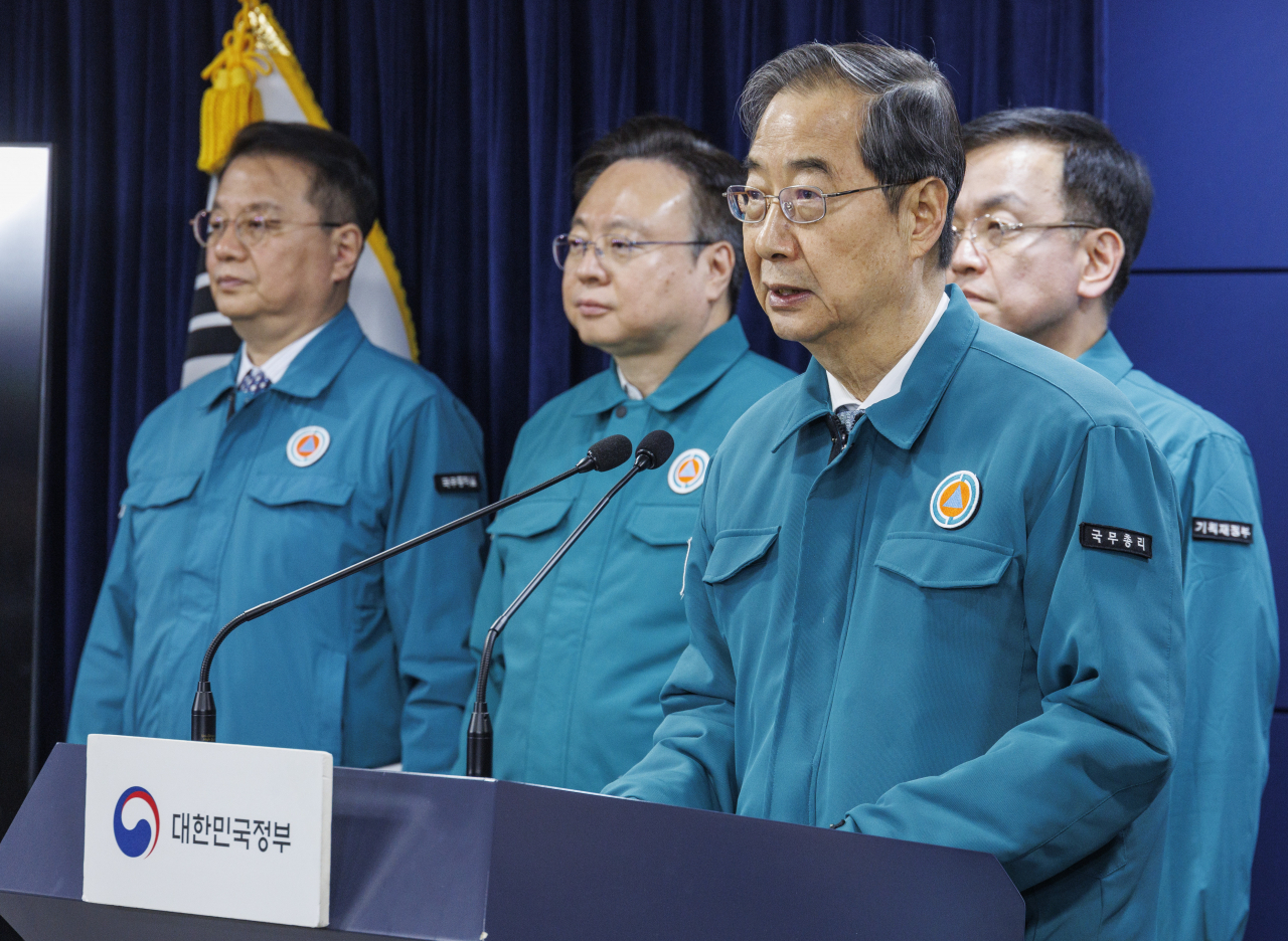 의대 정원 확대를 두고 '의정 갈등'이 계속되고 있는 20일 오후 한덕수 국무총리가 의료 개혁 관련 대국민 담화를 하고 있다. [연합]