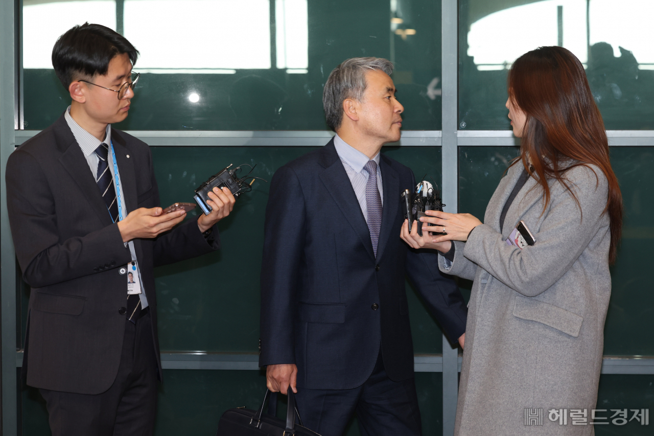 이종섭 주호주 대사가 21일 오전 인천국제공항 제1여객터미널을 통해 귀국하며 발언하고 있다. 영종도=이상섭 기자
