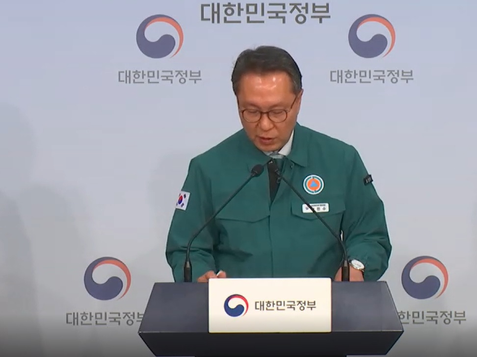 박민수 ‘의사 집단행동 중앙사고수습본부(중수본)’ 부본부장(보건복지부 제2차관)이 21일 중수본 회의 이후 브리핑에서 발언하고 있다.[정부 e-브리핑 화면 캡쳐]