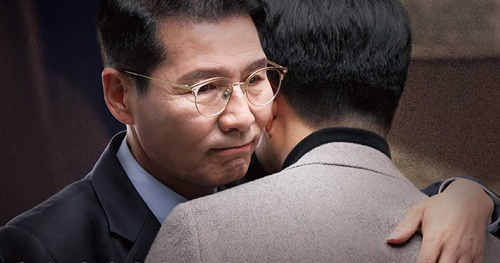 '순천갑' 신성식 후보가 무소속 출마를 결심하고 결연한 표정을 짓고 있다. [신 캠프 제공]