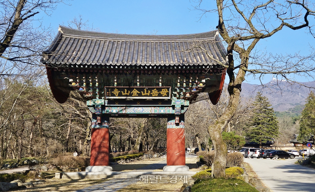 금산사 일주문