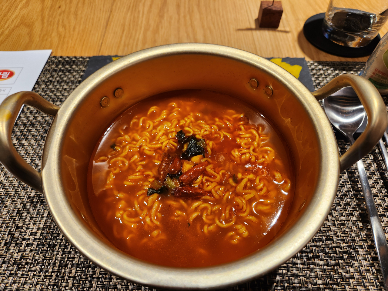 더미식 장인라면 ‘맵싸한 맛’. 정석준 기자