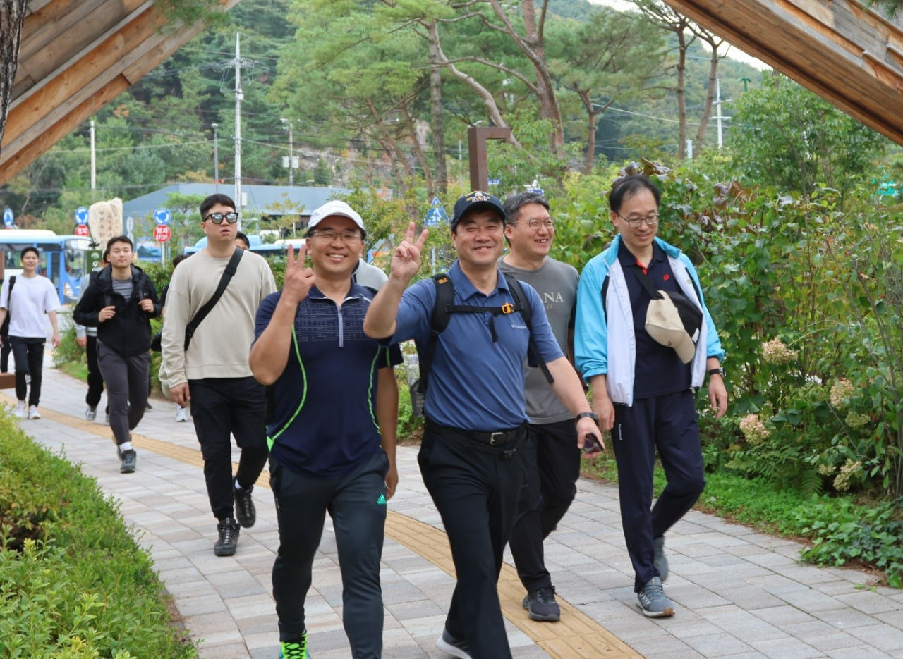 직장인이 이러기 쉽지 않은데…매일 1시간 넘게 걸어서 출퇴근한 남자의 사연은 [난 누구, 여긴 어디]