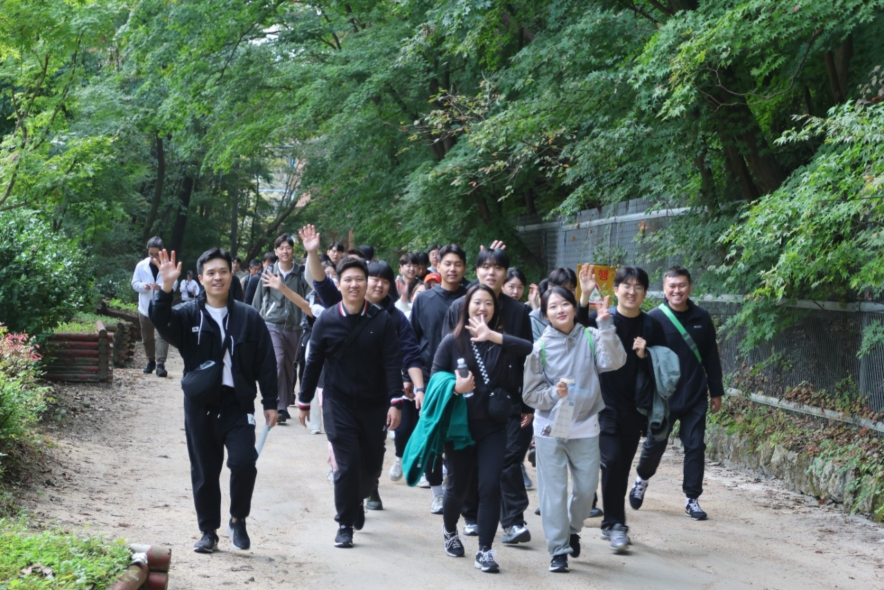 직장인이 이러기 쉽지 않은데…매일 1시간 넘게 걸어서 출퇴근한 남자의 사연은 [난 누구, 여긴 어디]