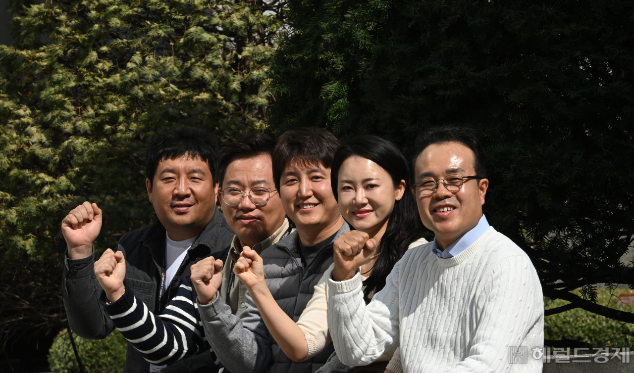 한화 글로벌부문 콘텐츠사업팀 문범석(오른쪽부터) 팀장, 윤두연 차장, 박정호 과장, 성윤수 과장, 고길남 과장이 13일 서울 중구 한화빌딩에서 헤럴드경제와 인터뷰를 가지고 있다. 임세준 기자