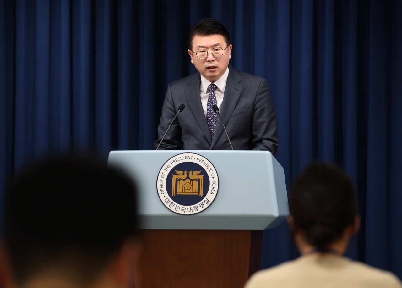 장상윤 대통령실 사회수석이 22일 서울 용산 대통령실 청사에서 늘봄학교와 관련해 현안 브리핑을 하고 있다. [연합]