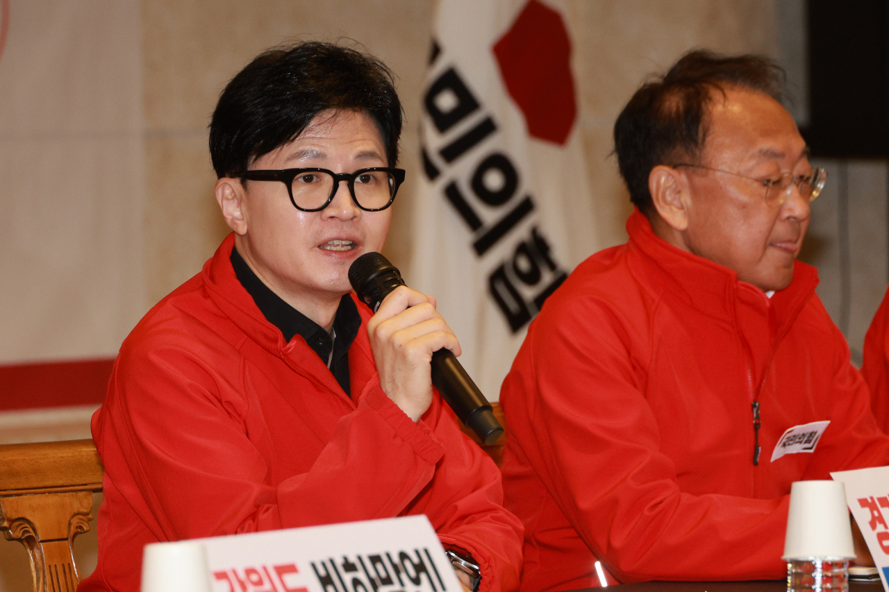 한동훈 국민의힘 비상대책위원장 겸 총괄 선거대책위원장이 25일 서울 성동구 한양대학교 동문회관에서 열린 서울 현장 중앙선거대책위원회의에 참석해 발언하고 있다. [연합]